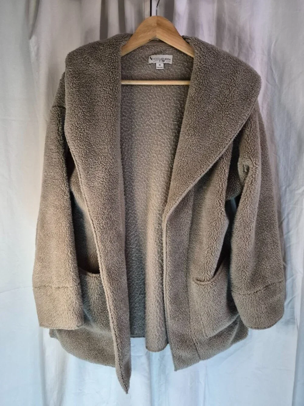Koolaburra Ugg Tan Medium Grey Fluffy Comfy Cozy Lounge Outdoor Cottage Coat